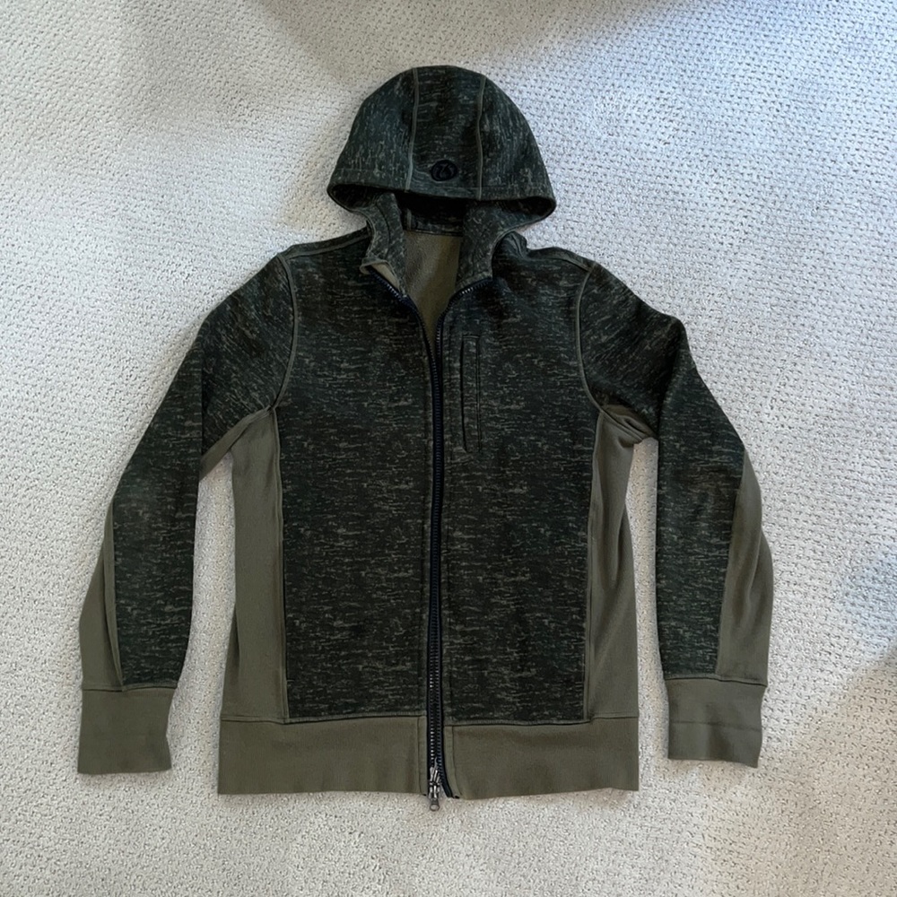 Men’s Lululemon Green Hoodie, size M, super comfy, great condition!